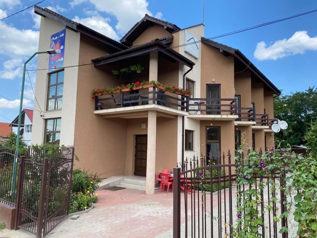 Pensiunea Casa Soarelui Simian Ngoại thất bức ảnh