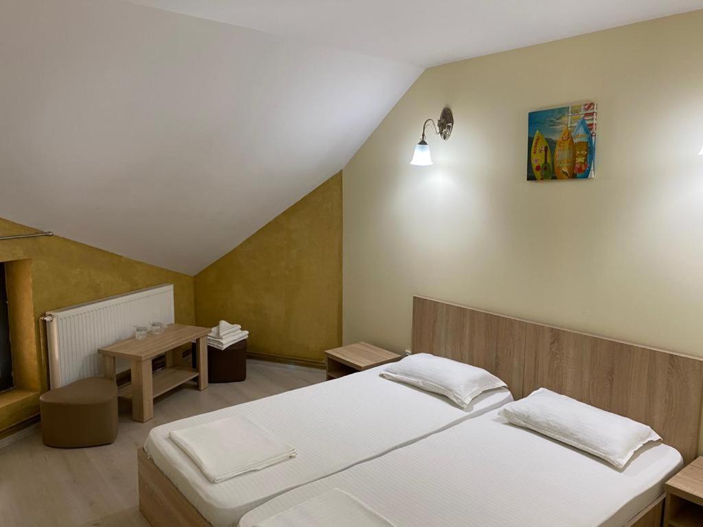 Pensiunea Casa Soarelui Simian Phòng bức ảnh
